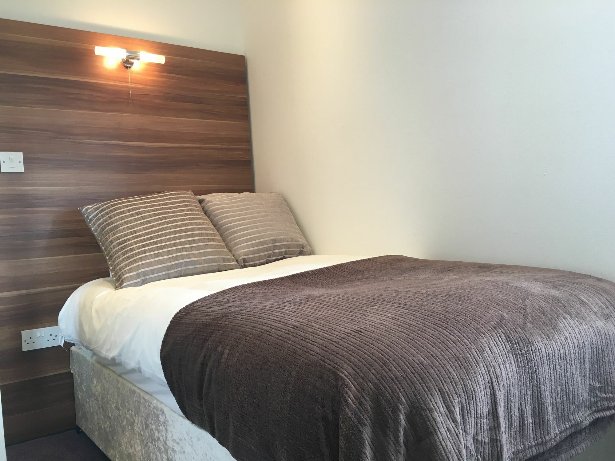 Glasgow Airport Apartments Paisley Exterior foto